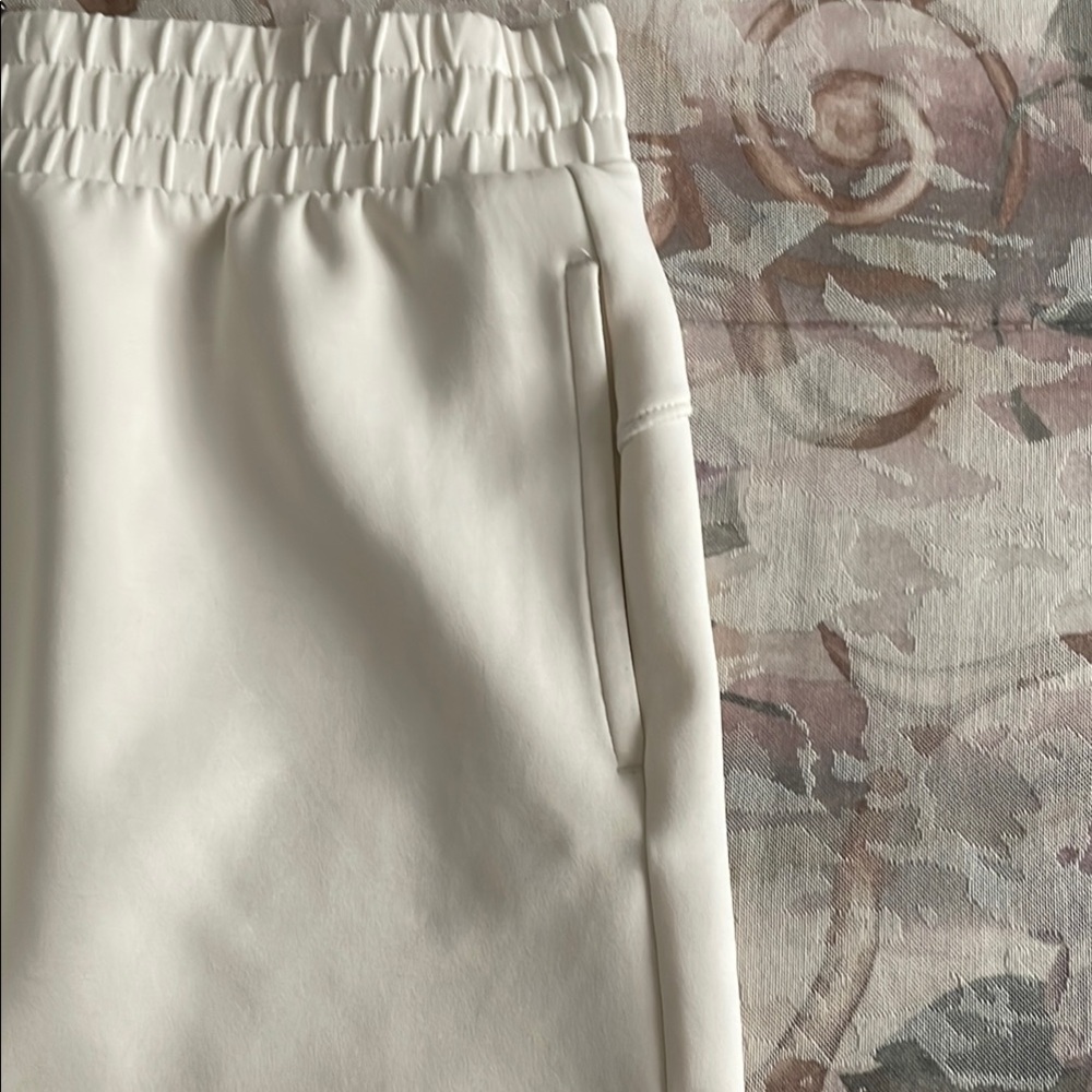 Members Mark Luxe Shorts with Elastic Waistband/ Drawstring, BNWOT - Picture 4 of 9